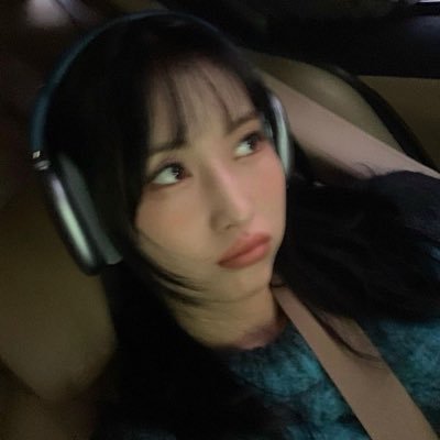 cristinasliv's profile picture. dm for permission to speak on cristina yang. lover of celebrity affairs, TWICE, and long form tv dramas.