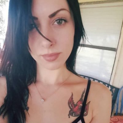 LindsayMarie144's profile picture. 