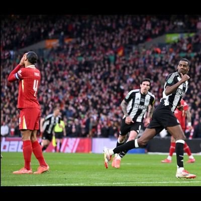 b80mg's profile picture. Long suffering NUFC fan, boxing and snooker..occasional sense, mostly shite