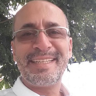 Graduado em Engenharia e Graduado em Gestão Ambiental. homem livre e de bons costumes. Direitista. Anti-corrupção.