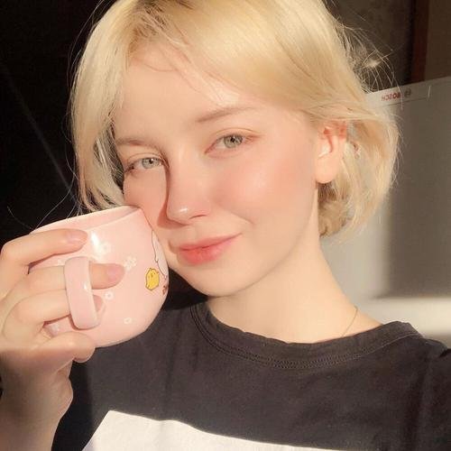 Sheasyfx7fTG's profile picture. CEO of my messy bun & oversized sweaters 👑🧶✨