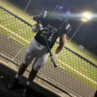 Potomac Falls HS 2026 | LB | 5’11 220 | GPA 4.05 GPA
@coachyaw4 I jafrickman@gmail.com I 703.727.5629