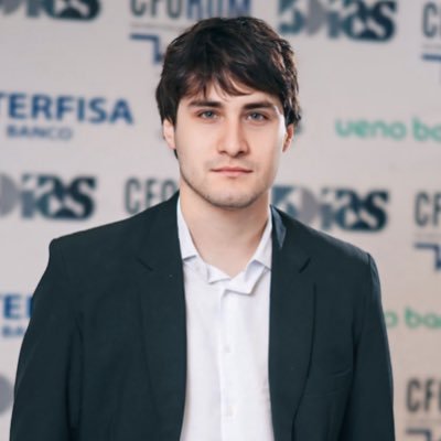 Lic. en Periodismo y músico por pasión. (Por eso, escribo noticias @5diaspy y canciones en @vartanpy)