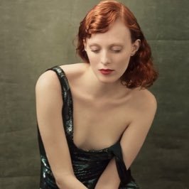 KarenElson_'s profile picture. professional clothes horse