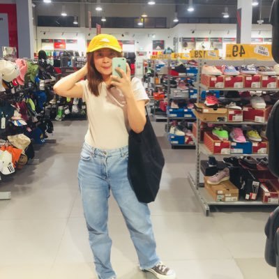 Kwayzel's profile picture. Whenever you feel unloved, unimportant or insecure, remember to whom you belong. Ephesians 2:19-22 🌞