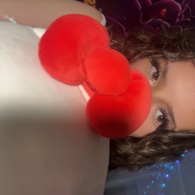 Beginner Voice Actress• she/her• 18• ENFP Discord: fionagilman TT: pinkvelvetva