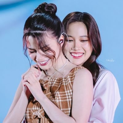 FreenBecky12m's profile picture. 