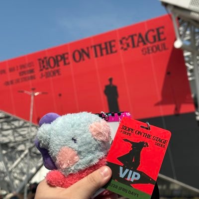 ljjhys's profile picture. 