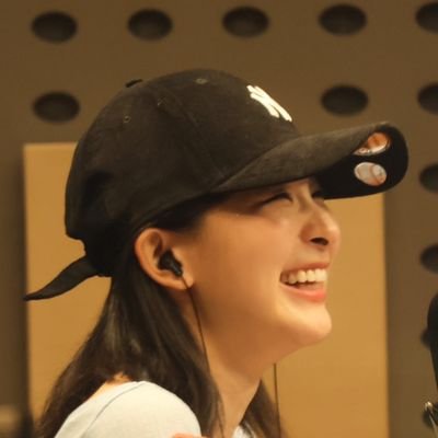 KANG #SEULGI #슬기 artist. singer. dancer. lyricist. photographer. ace.
@RVsmtown
| she/her