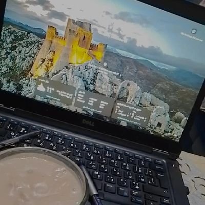 anasnnn8's profile picture. 