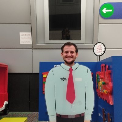 חחחח שוב עבדתי עליכם
אתמול היו בלונים בפרופיל
סטודנט להנדסת אווירונאוטיקה וחלל
מכור ל #פידתחבורה
אם אני מצייץ יותר מדי תצעקו עליי, יש לי הגשות שמחכות לי