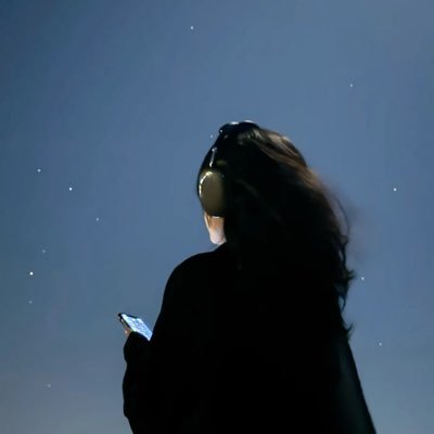 hu9_o0's profile picture. قلبي رهيف يتأذى من نسمة هوىّ.