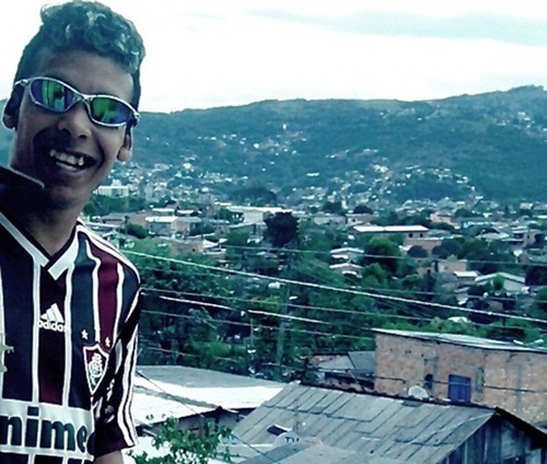 PRA QUEM FUMA UM BASEADO .. RELAXA NA MACONHA .. rs ♫♪