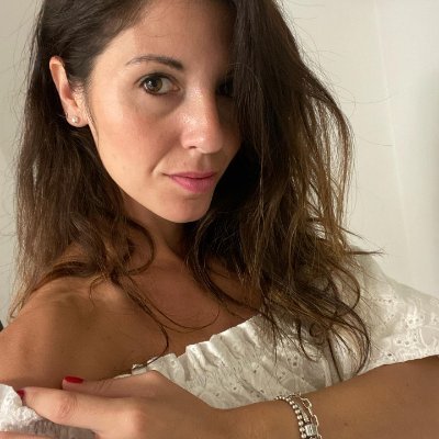 I'm from London, I'm a person who loves to share and make friends, looking forward to our meeting!
