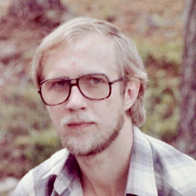 Svordomsmästare,ej PK,Antiwoke.Vaknat politiskt på senare år o sett förfallet som orsakats av S och deras medlöpare.Ej klimathysterisk😏 .Lite musiker också.