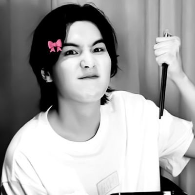 I love Yoongi💗 Blackpink is my favorite girl group!🪐 BTS is the best boy group ever!!✨