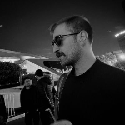 _ilhantezcan's profile picture. buraya bakarlar // bilkent economics bsc