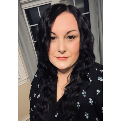 ReneeNeil1995's profile picture. 