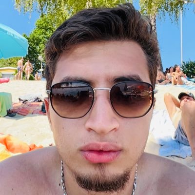 emanresuwen_'s profile picture. 