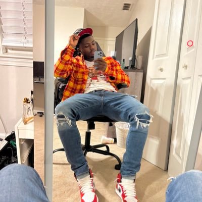 P_xtt's profile picture. • Luke 1:37 🇯🇲🇱🇹 #thunderup #boltup