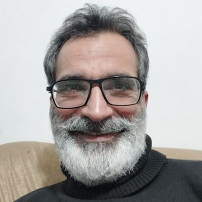 akoarasteh's profile picture. 