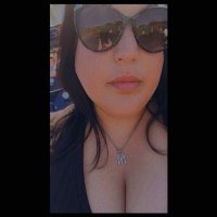 Carly (@charbinks) Twitter profile photo