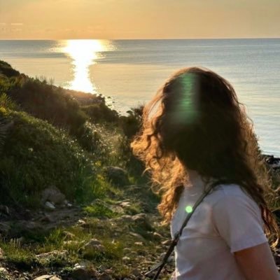 lrosebudl__'s profile picture. who knows? :)