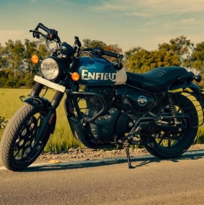 p_ravindra_296's profile picture. ™ Ëdûçåtôr🧑🏻‍🏫
™ 1 N 2 3 4 5🚀
™RÖYÅL-ÊÑFÍÈLD🏍️
™||जय स्वामीनारायण||🏵️
™||सब सुख लहै तुम्हारी सरना,तुम रक्षक काहू को डरना||🚩