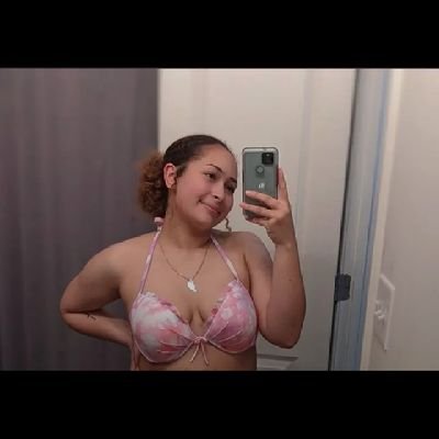 Paula2425832771's profile picture. 