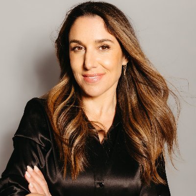 Best Selling Author. Movement + Meditation Teacher. Creator. Mom. CEO + Founder of The Movement. Insta: @estutland