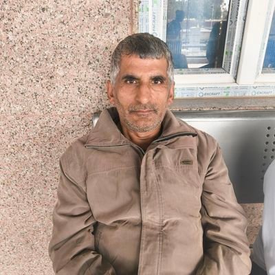 JagmanderJ32265's profile picture. कबीर, आए हैं सो जायेंगे, राजा रंक फकीर।
एक सिंघासन चढ़ चले, एक बांधे जात जंजीर।।