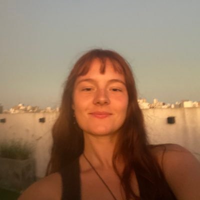 catalinaduhaust's profile picture. escucho el disco completo