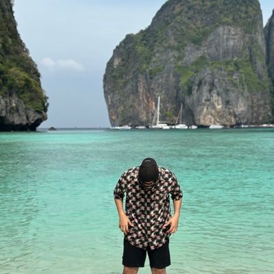 DecenaUriel's profile picture. Vitam impendere vero