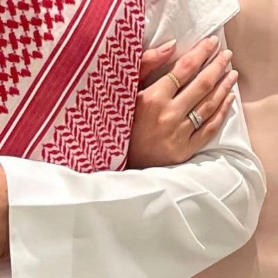 💛لآ تبحث عن من تحبه بل إبحث عن من يستحقك؟
💛خطابه ام امير https://t.co/3Irltogr9k