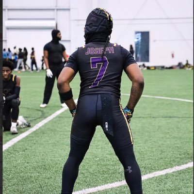 CO 27 | RB | 5’5 | 160 lb | RB for @AudenriedHighFB Email:hassinjoseph2@gmail.com Instagram:@Hass5k HC:@Coach_Edwards_