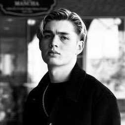 Luciano en Madre de Alquiler #netflix , Romeo en El Amor Invencible | Escucha UNA NO ES NINGUNA 🎶#LuisArturo