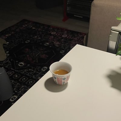بعيد بعزلتي وحدي