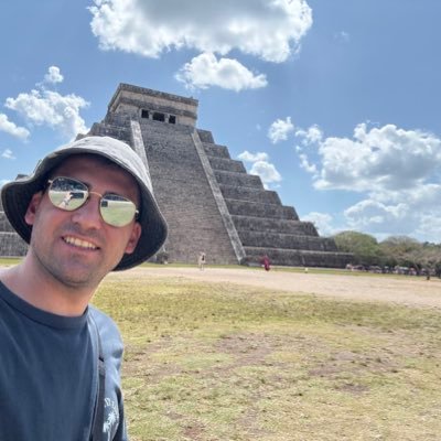 santiscaba's profile picture. Life is beautiful in all it’s colours, even the darker ones, they are here for a reasons.