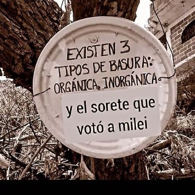 Gallina y Peronista hasta las bolas, como mis viejos.
Ku-K 12.
Sin clásico desde el 9/12/18. De Chivilcoy, tierra de traidores
✌✌✌🤍❤🤍