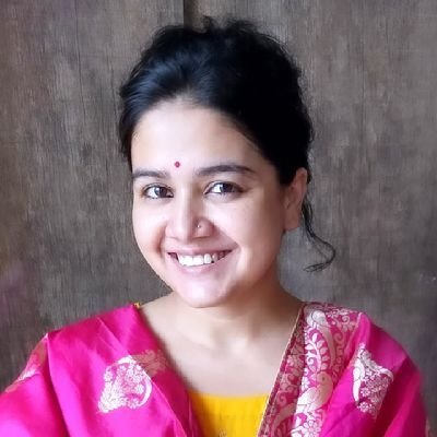 ShambhaviShruti's profile picture. कुछ लकीरें मेरे हाथों की तुम्हारे शहर को जाती हैं- डॉ.शांभवी |Poetry| | Cinema | | Literature | Translation Studies| Hindu College | Delhi University