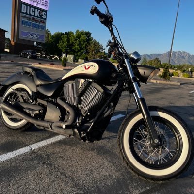 Just a dad with a motorcycle. Utah Utes. 49ers. Utah Mammoth. #FTMF