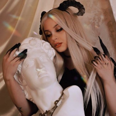 Smite streamer
⋆ ★ I love owls and stars . °•★
insta : yanarossy_