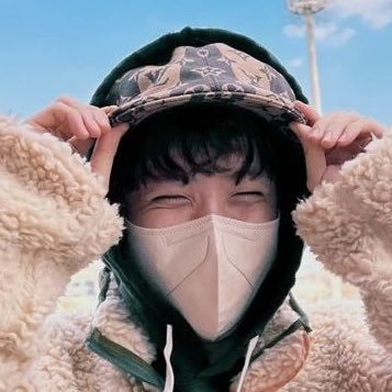 02 BTS🦄🐰 (最近🐹推しになりそうなものですてかもう推しです。)推しの笑顔で毎日生きてます。仲良くしてくれるarmy募集中💜 LIVE一緒に参戦してるarmyさん募集✨✨爆語りしてくれるarmyさんお迎え上がります🚗💨無言フォロー失礼しますm(_ _)m