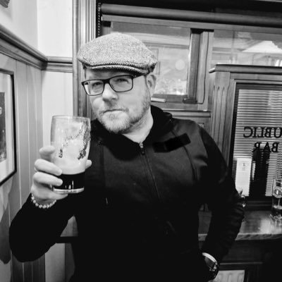 nollaigOd's profile picture. “give the ball to him! he’s better than you”the END :)