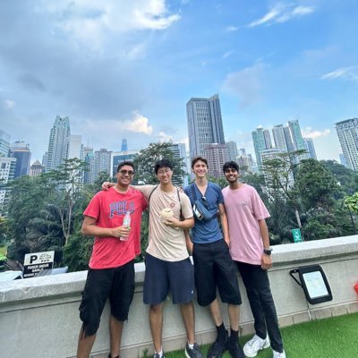 Pingpongchingbi's profile picture. little less oof 😥