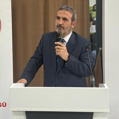 30 kitabı, ulusal uluslararası projeleri,makale ve bildirileri var. İşletme Biliminde ürettiği teoriler ve Lojistik terminolojisine yaptığı katkılarla biliniyor