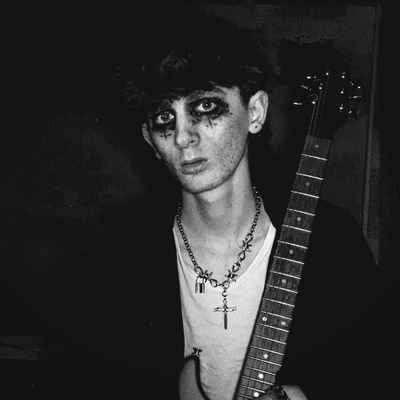 I make music in my bedroom, sometimes it's actually alright!
~Enjoyer of all things James Marriott~