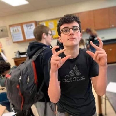Alejand3863742's profile picture. 