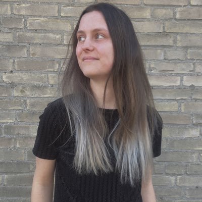 Dutchie 🇳🇱 • 26 • She/Her • 🏳️🌈 • Ballroom & Latin dancer 💃🏽 • Fulltime 🐶 lover • Fanfiction writer ✒️ • Real bands save fans, real fans save bands 🖤