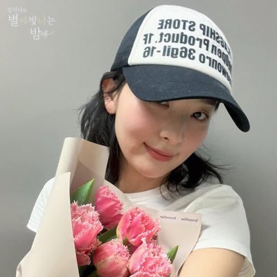 dellunai4's profile picture. 